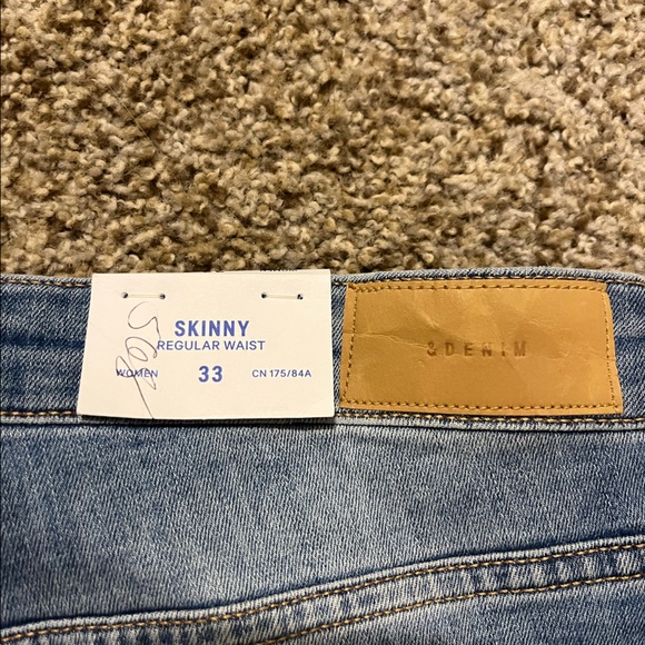 H&M Jeans. New with tags. Size 33 - Picture 3 of 4